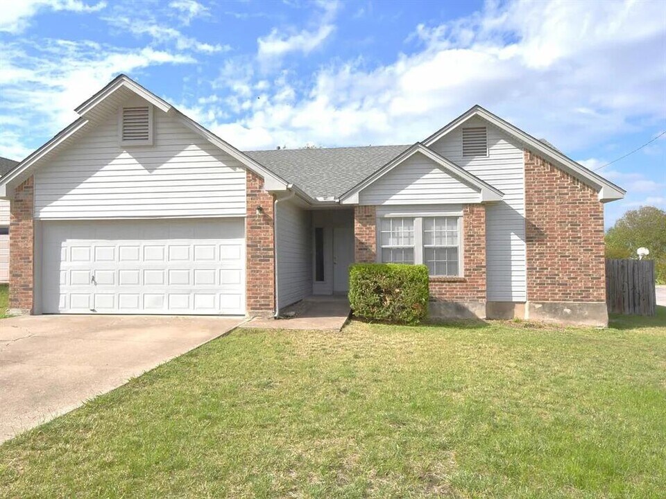 1900 Purple Sage Cove in Round Rock, TX - Building Photo