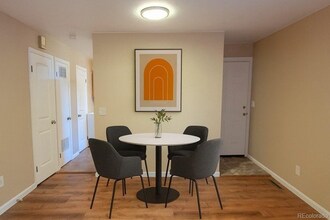 8055 Wolff St in Westminster, CO - Foto de edificio - Building Photo