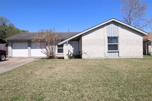 11406 Elmcroft Dr in Houston, TX - Building Photo