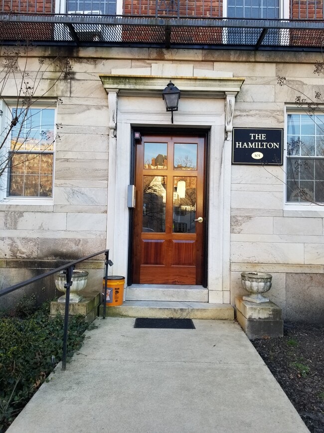 property at 101 W 39th St