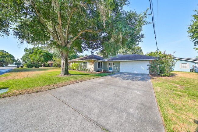 220 Coleman Dr E in Winter Haven, FL - Building Photo - Building Photo