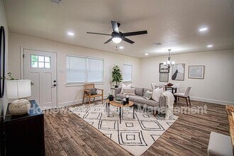 551 E Burks St in Pilot Point, TX - Building Photo - Building Photo