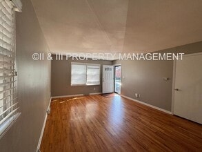 9508 Outlook Dr in Overland Park, KS - Building Photo - Building Photo