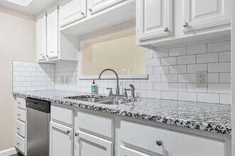 4539 N O'Connor Rd in Irving, TX - Foto de edificio - Building Photo