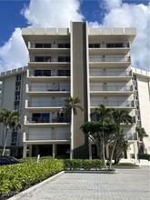 2150 Gulf Shore Blvd N in Naples, FL - Building Photo - Building Photo