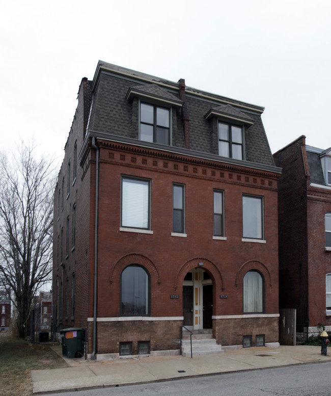 1714 S 13th St in St. Louis, MO - Foto de edificio - Building Photo