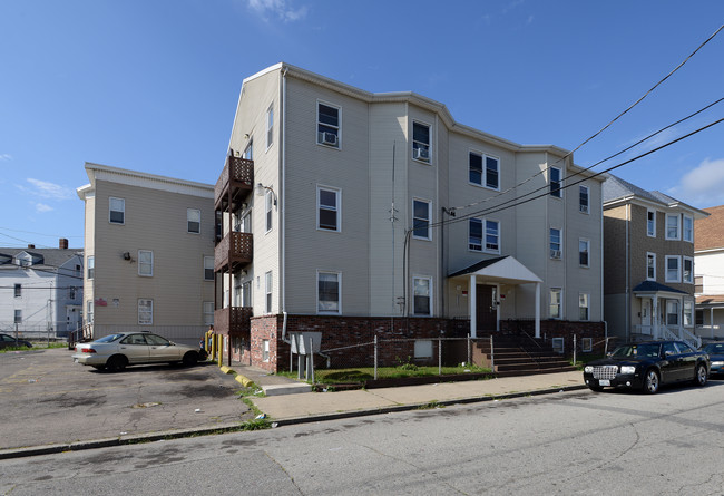 Harrison Street Apartments in Pawtucket, RI - Foto de edificio - Building Photo