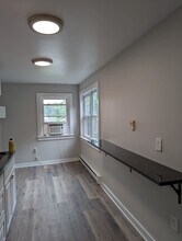 44 Boston Post Rd in East Lyme, CT - Building Photo - Building Photo