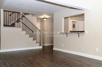 5805 Hefner Village Ct in Oklahoma City, OK - Building Photo - Building Photo