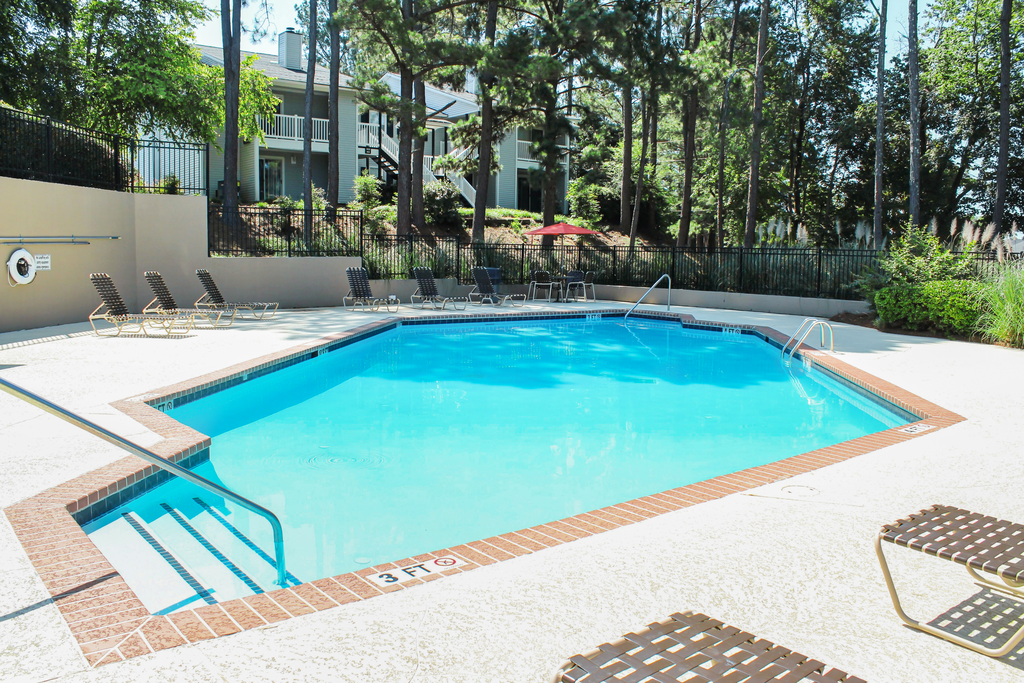 Lee's Crossing Apartment Homes in Lagrange, GA - Building Photo