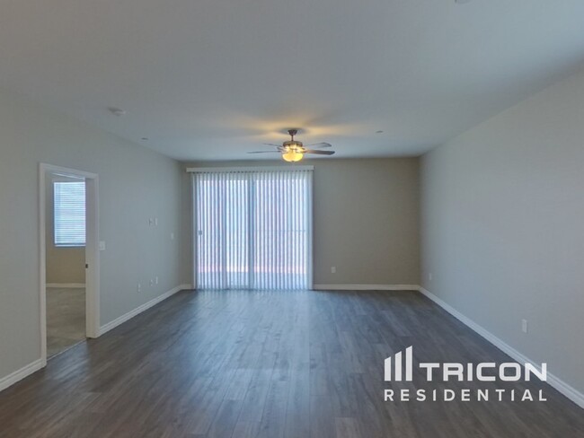 9470 White Fir Grv Ct in Las Vegas, NV - Building Photo - Building Photo