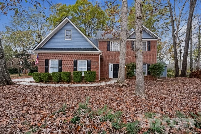 property at 2611 Peregrine Ct