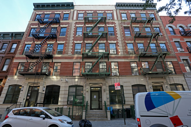 134 W 133rd St in New York, NY - Building Photo - Building Photo