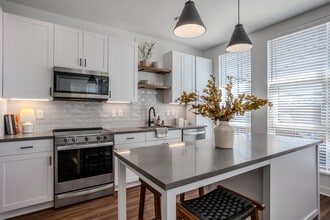 Fifth x Northwest in Columbus, OH - Foto de edificio - Interior Photo