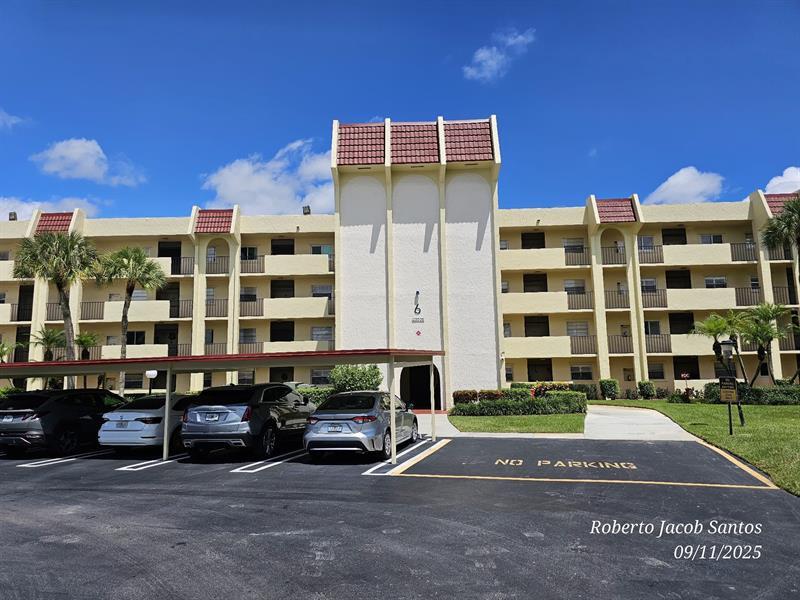 23305 Barwood Ln N in Boca Raton, FL - Building Photo