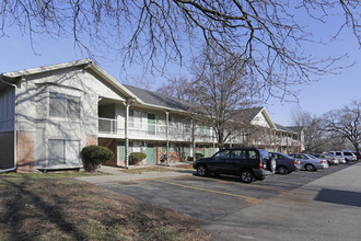 Forest Park Apartments in Peoria Heights, IL - Building Photo - Building Photo