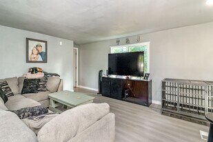 19820 63rd Ave Ct E in Spanaway, WA - Building Photo