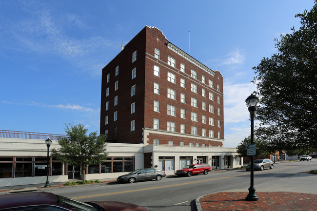 The Russell Inn in Orangeburg, SC - Foto de edificio - Building Photo