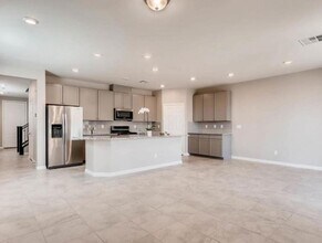 944 Glenhaven Pl in Las Vegas, NV - Building Photo - Building Photo