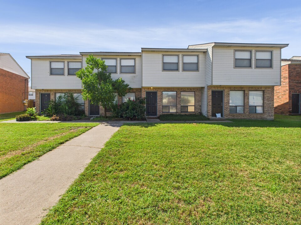 704 San Pedro Dr in College Station, TX - Building Photo