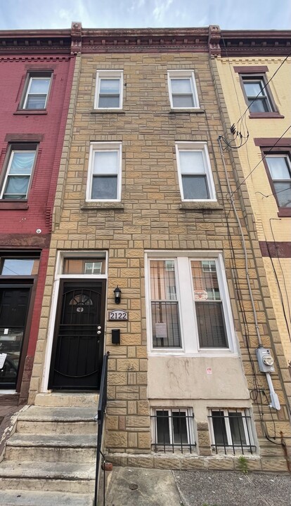 2122 N Carlisle St in Philadelphia, PA - Building Photo