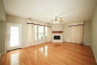 7222 Ellaview Ln in Austin, TX - Building Photo - Building Photo