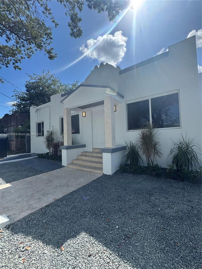 328 SW 15th Ave in Miami, FL - Building Photo - Building Photo
