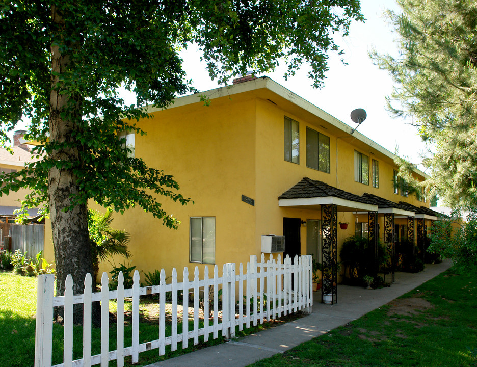 1878 E Rosewood Ct in Ontario, CA - Building Photo