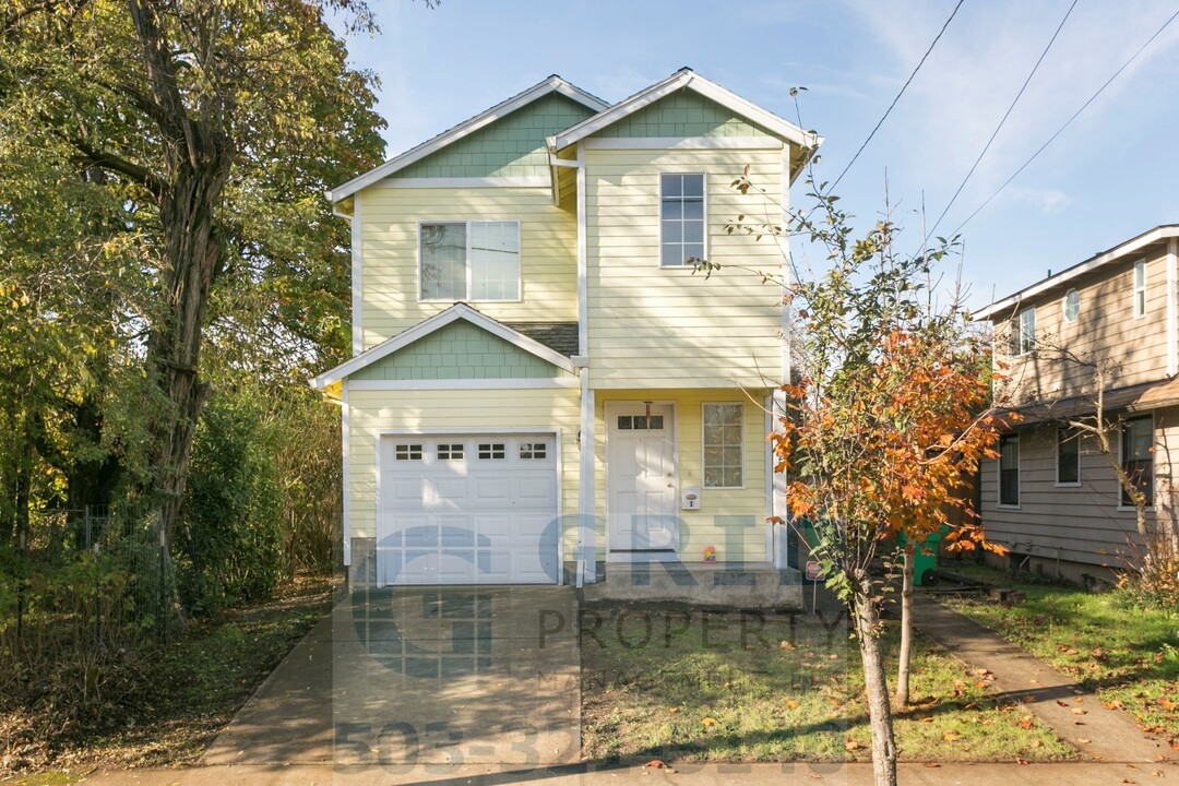 5023 SE 62nd Ave in Portland, OR - Building Photo