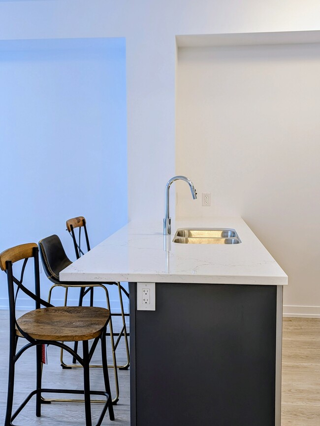 460 Dundas St E in Hamilton, ON - Building Photo - Building Photo