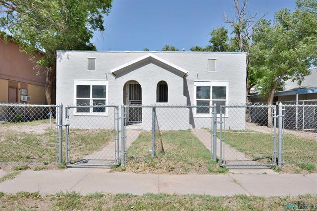 property at 307 S Avenue D