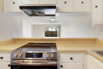 9209 Seminole Blvd in Seminole, FL - Foto de edificio - Building Photo