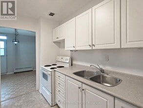 37 Peel St in Barrie, ON - Building Photo - Building Photo