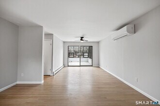 5 River St in Greenwich, CT - Building Photo - Building Photo