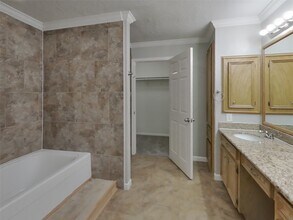 12134 Quail Creek Dr in Houston, TX - Building Photo - Building Photo