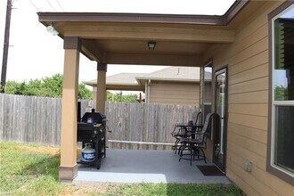 1112 Strickling Dr in Pflugerville, TX - Building Photo - Building Photo