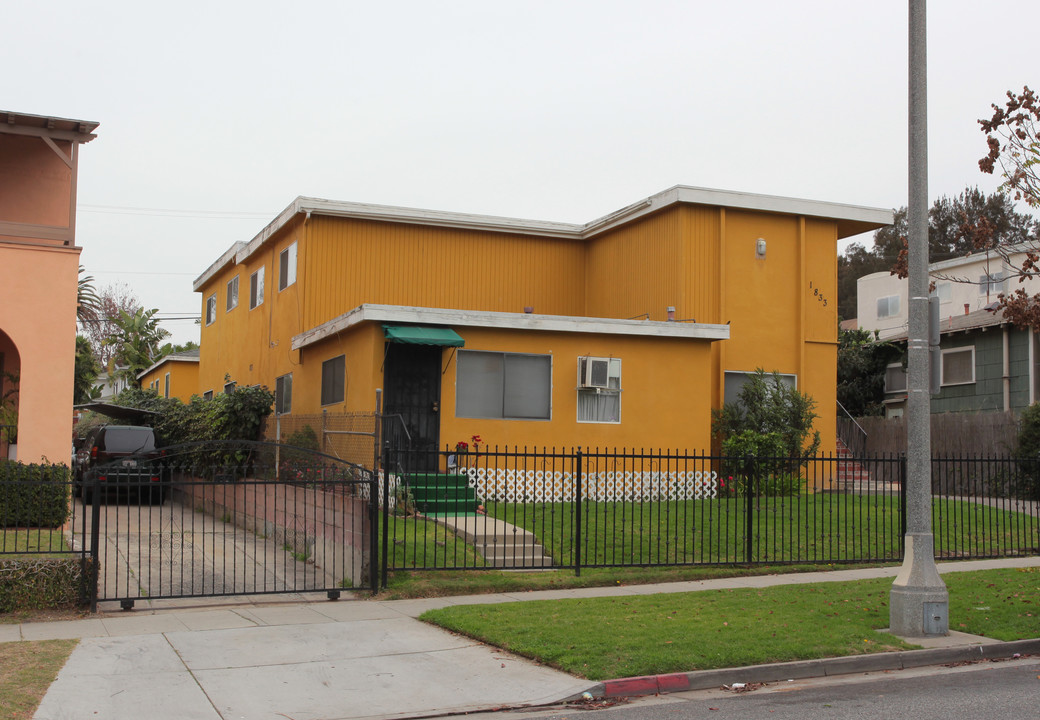 1833 17th St in Santa Monica, CA - Building Photo