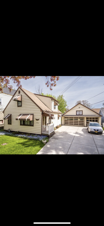 1035 Oliver St in North Tonawanda, NY - Building Photo