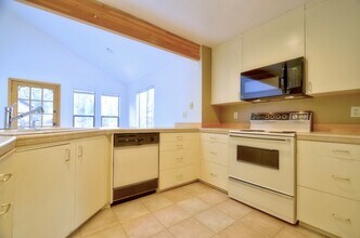 1025 NW 25th St in Corvallis, OR - Building Photo - Building Photo