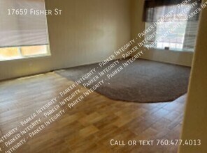 17659 Fisher St in Victorville, CA - Foto de edificio - Building Photo