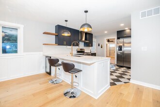 339 Lincoln Ave in Downers Grove, IL - Building Photo - Building Photo