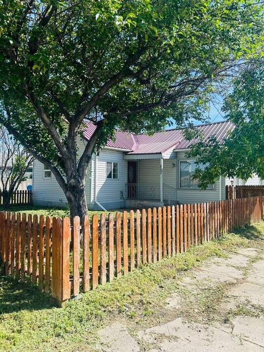 807 S Harrison Ave in Pocatello, ID - Building Photo