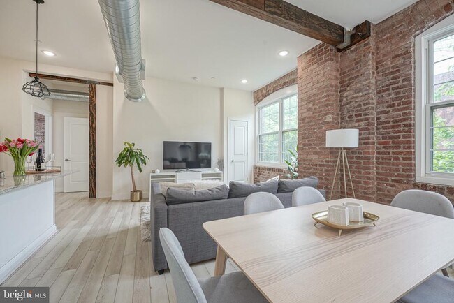 property at 1508 N Mascher St