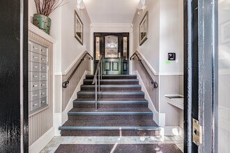 197 Pine St, Unit 14 in Portland, ME - Foto de edificio - Building Photo