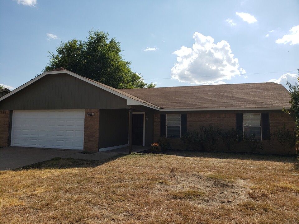 941 Vail Highlands Cir in Hewitt, TX - Building Photo