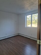 284 Veazie St, Unit 2 in Providence, RI - Foto de edificio - Building Photo