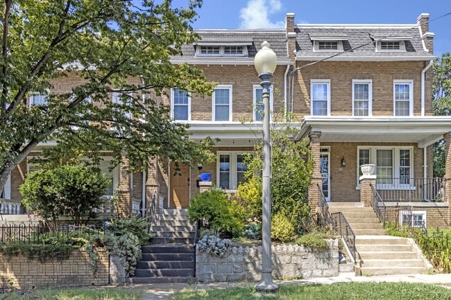 property at 503 Decatur St NW
