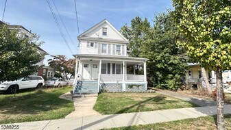 354 W 2nd St in Bound Brook, NJ - Building Photo