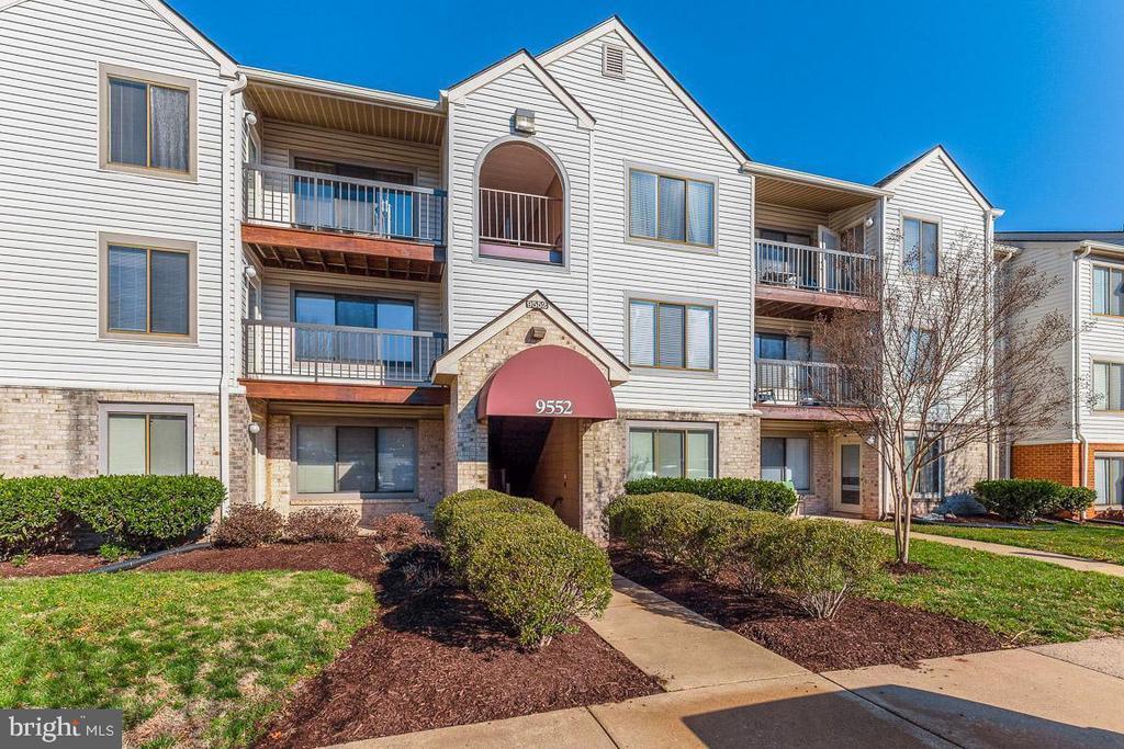 9552 Cannoneer Ct-Unit -301 in Manassas, VA - Foto de edificio