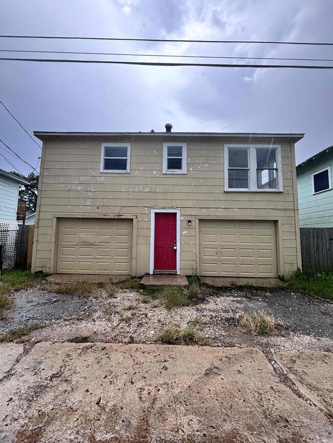 property at 3312 Illinois St